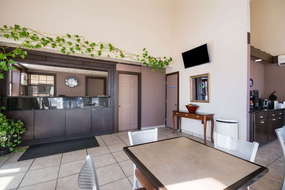 Econo Lodge Inn and Suites Oklahoma City 6/31