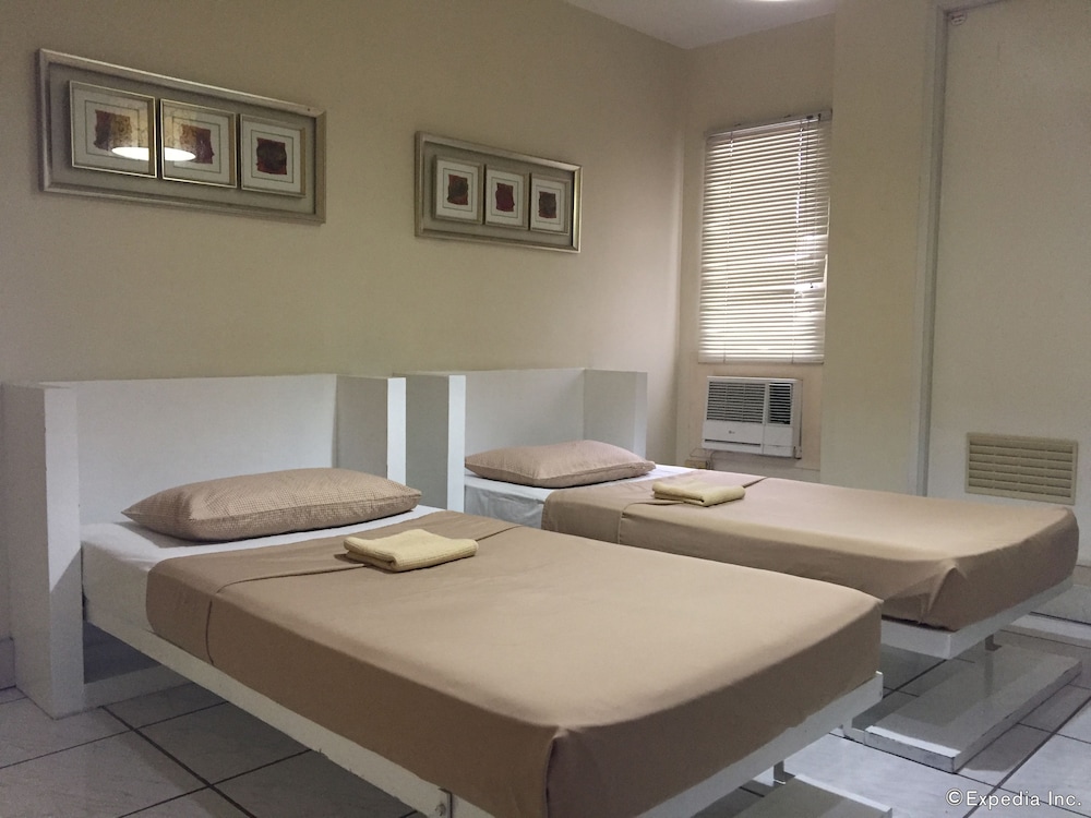 Urban Inn Iloilo 50/65
