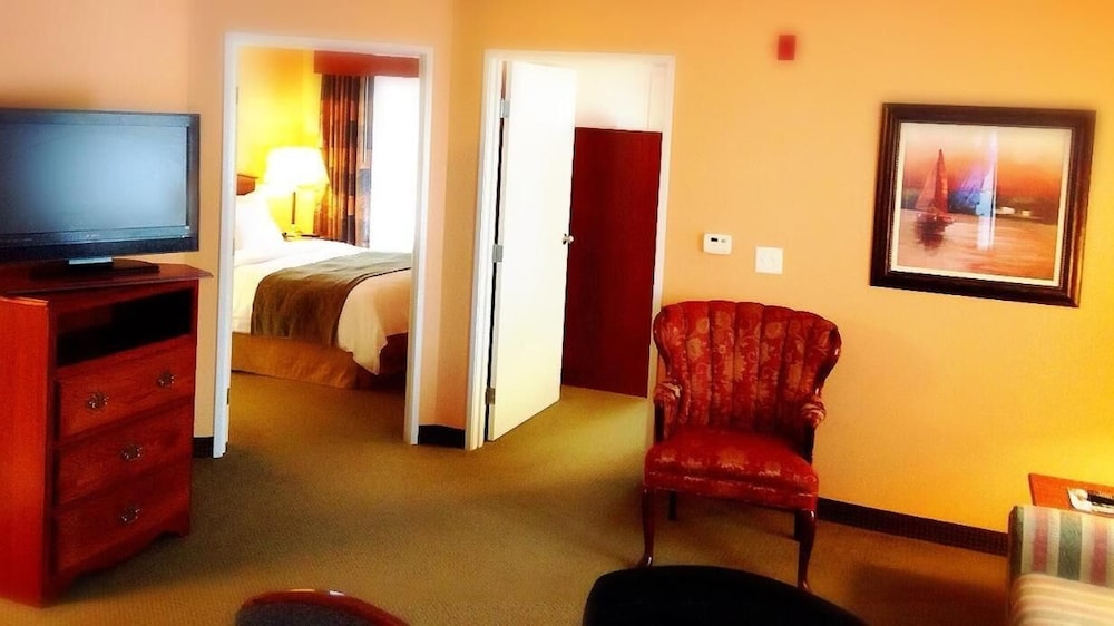 Grandstay Residential Suites Hotel - Sheboygan 38/69