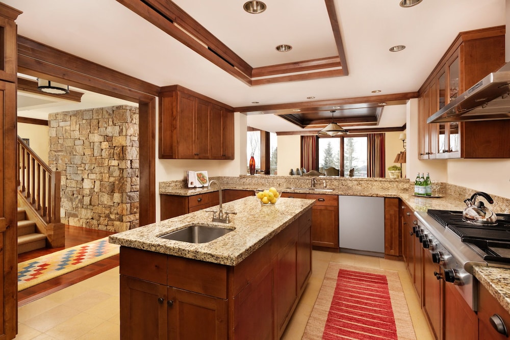 Four Seasons Resort and Residences Jackson Hole 65/80