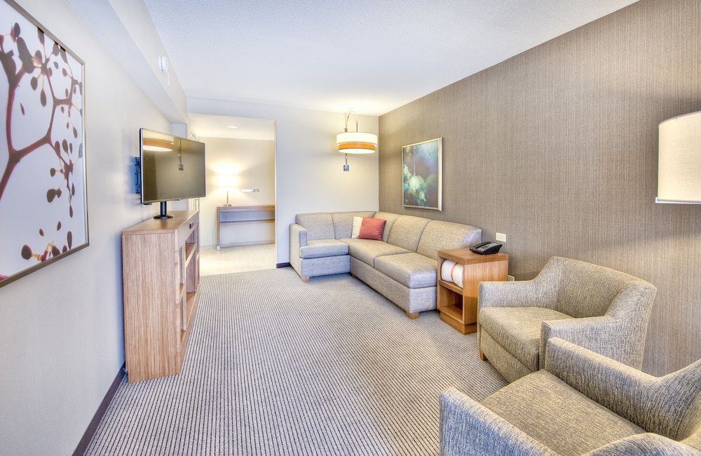 Hyatt Place Durham Southpoint 48/66