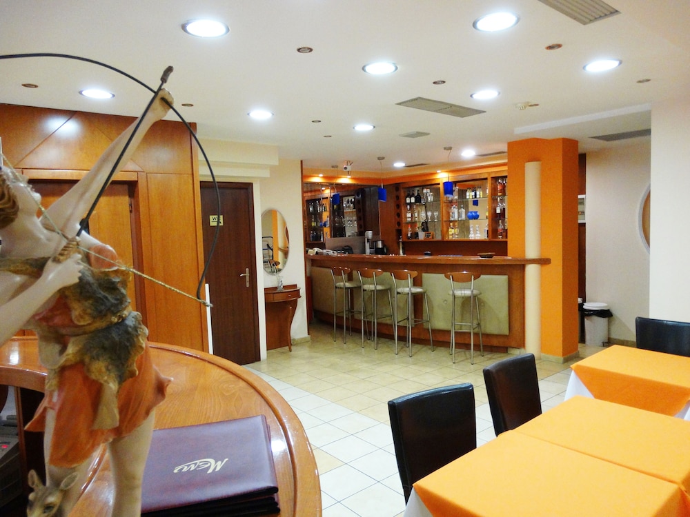 Faros 2 Hotel 34/36