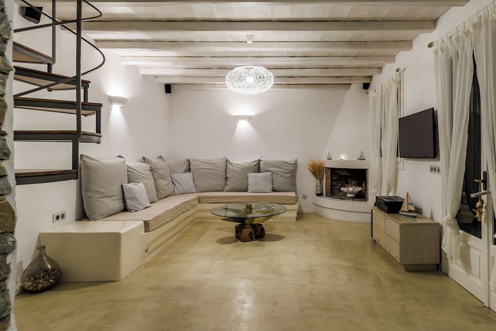 Evlalia Studios & Villas 30/50