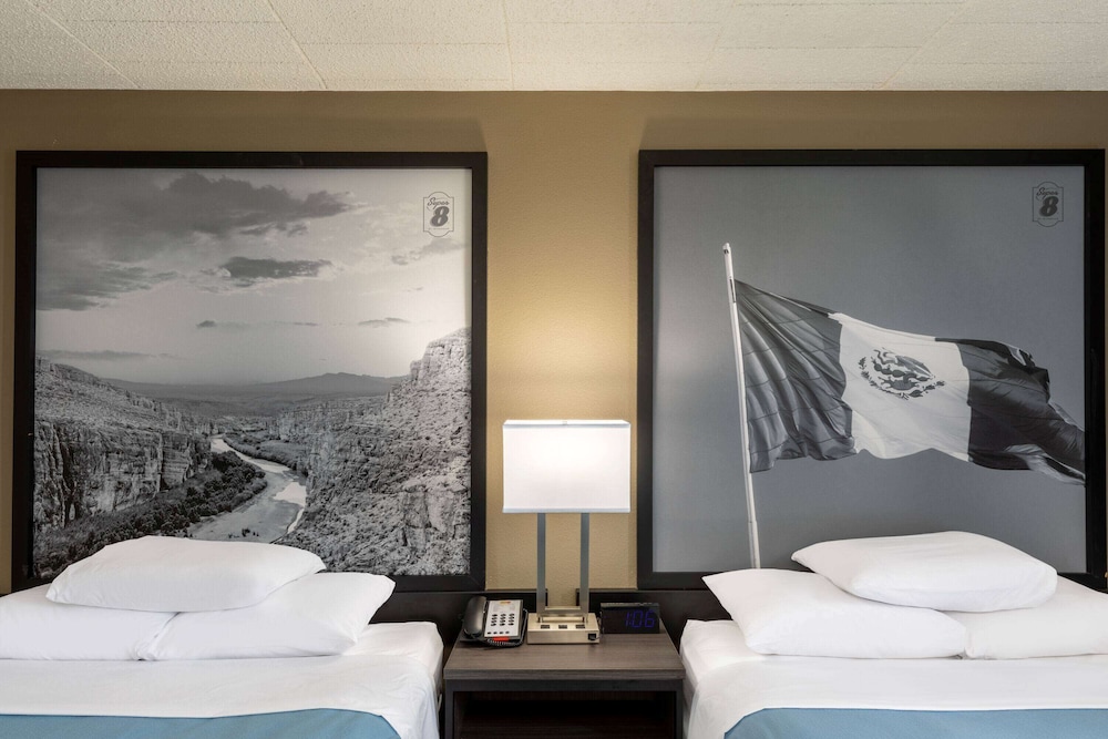 Super 8 by Wyndham Laredo 12/25