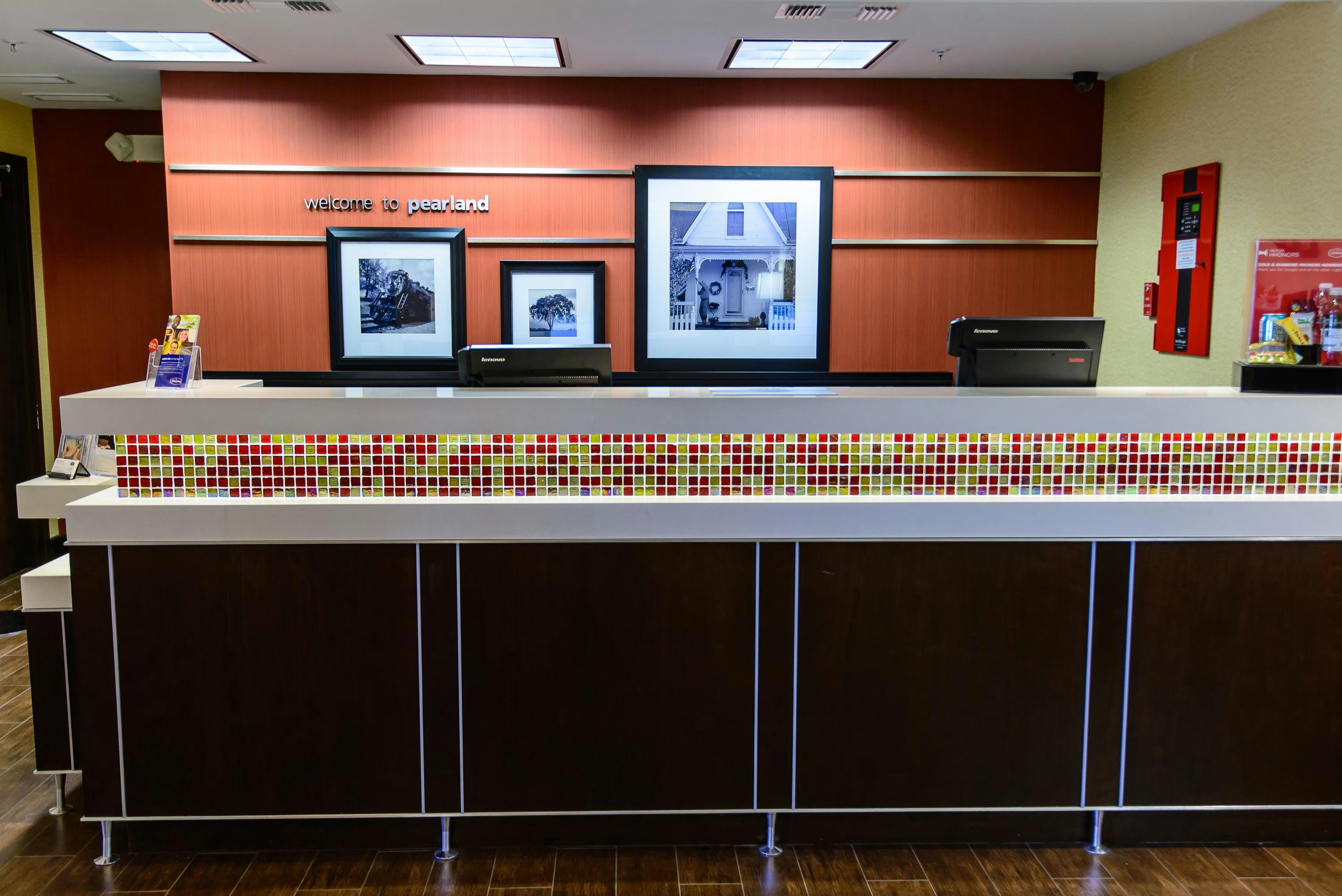 Hampton Inn Houston-Pearland 12/81