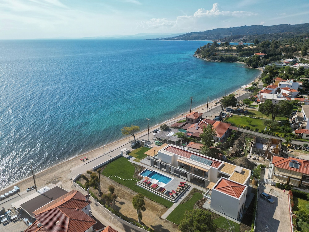 Amyntas Seafront Hotel 48/58