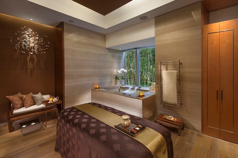 Mandarin Oriental Shanghai 25/78
