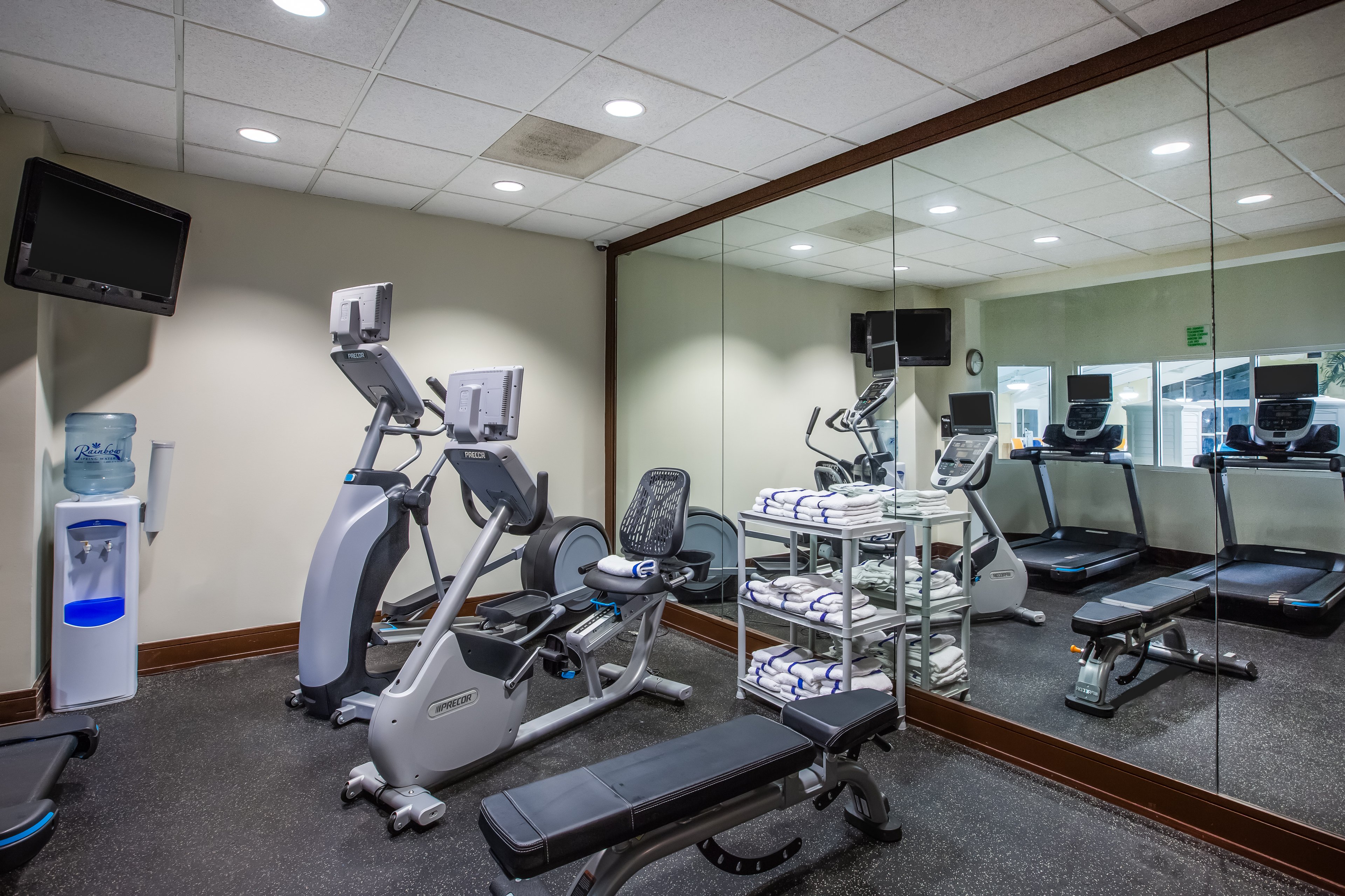 Holiday Inn Gulfport Airport 24/46