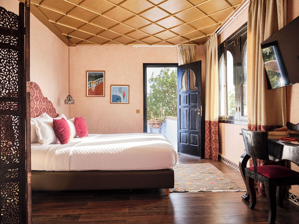 Istanbul, Suite