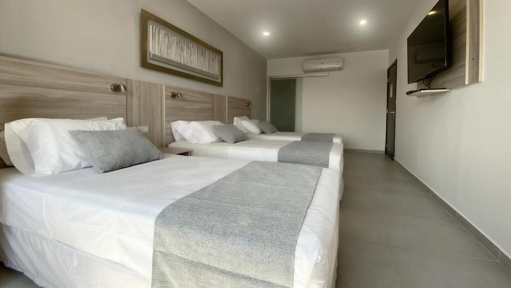 Di Danieri Hotel 12/50