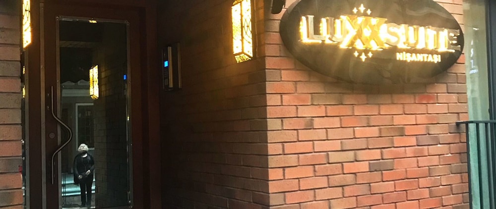 Luxx Suite 19/40