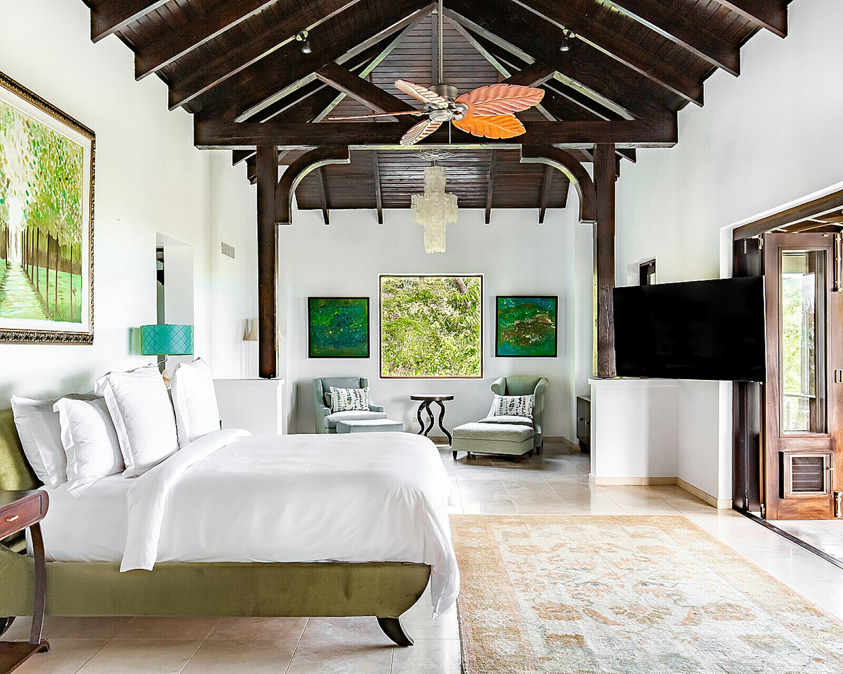 3 Bedrooms, Estate