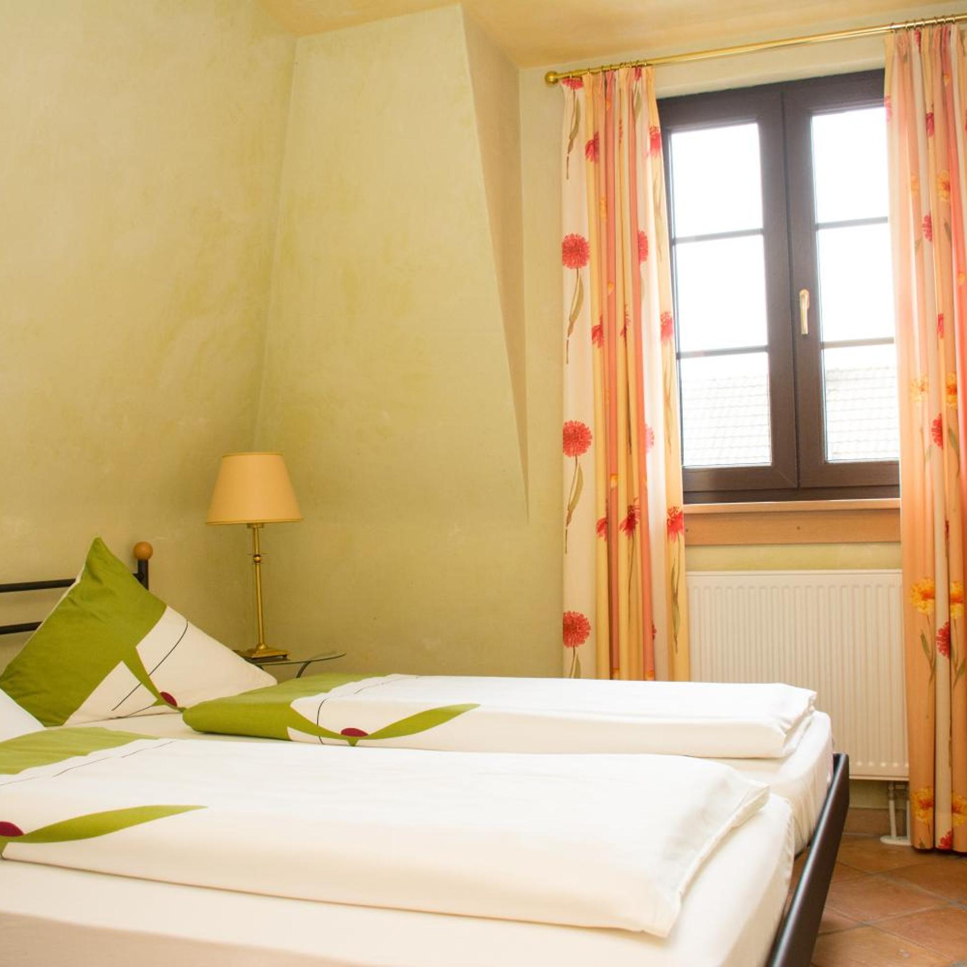 Suite, Small