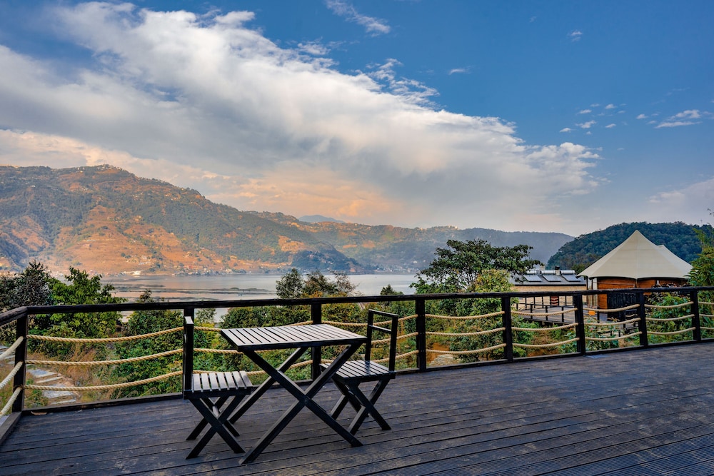 The Pavilions Himalayas Lake View 55/62