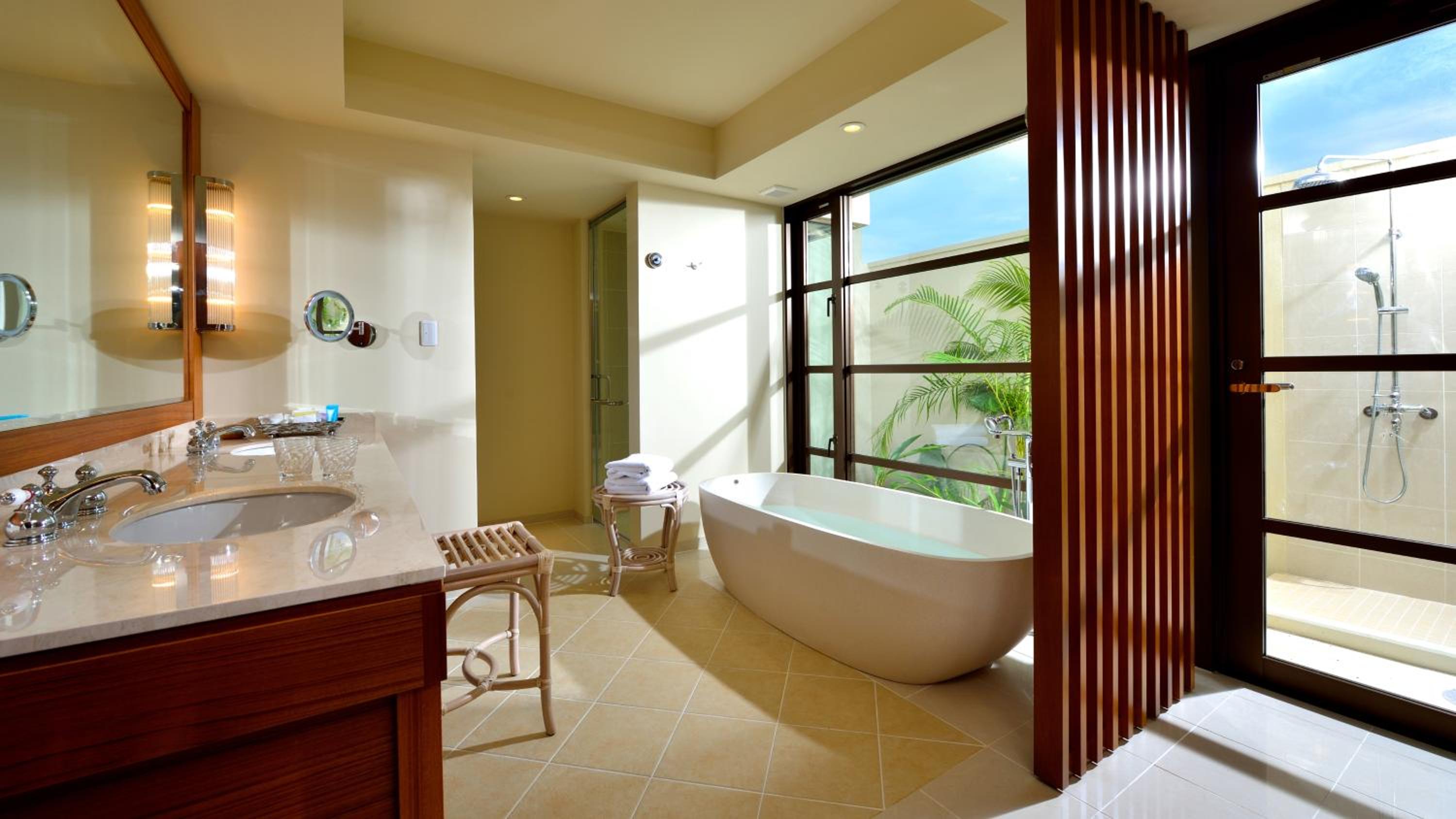 فيلا بسرير كينج بغرفتي نوم، The Uza Terrace Beach Club Villas 2/3