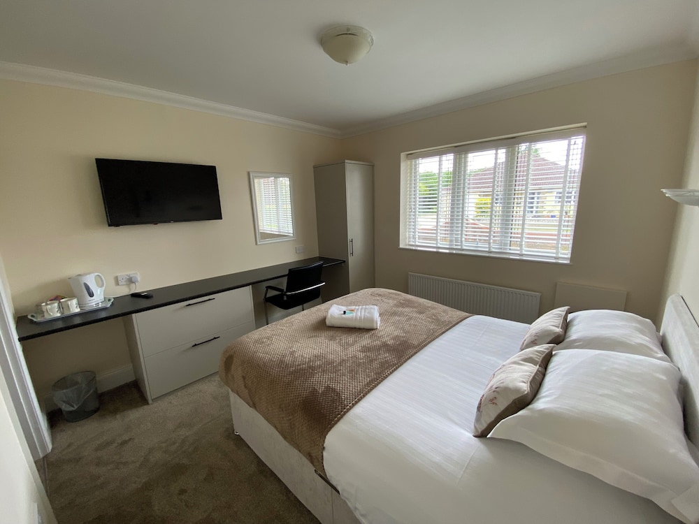 Parkside Guest House 7/50