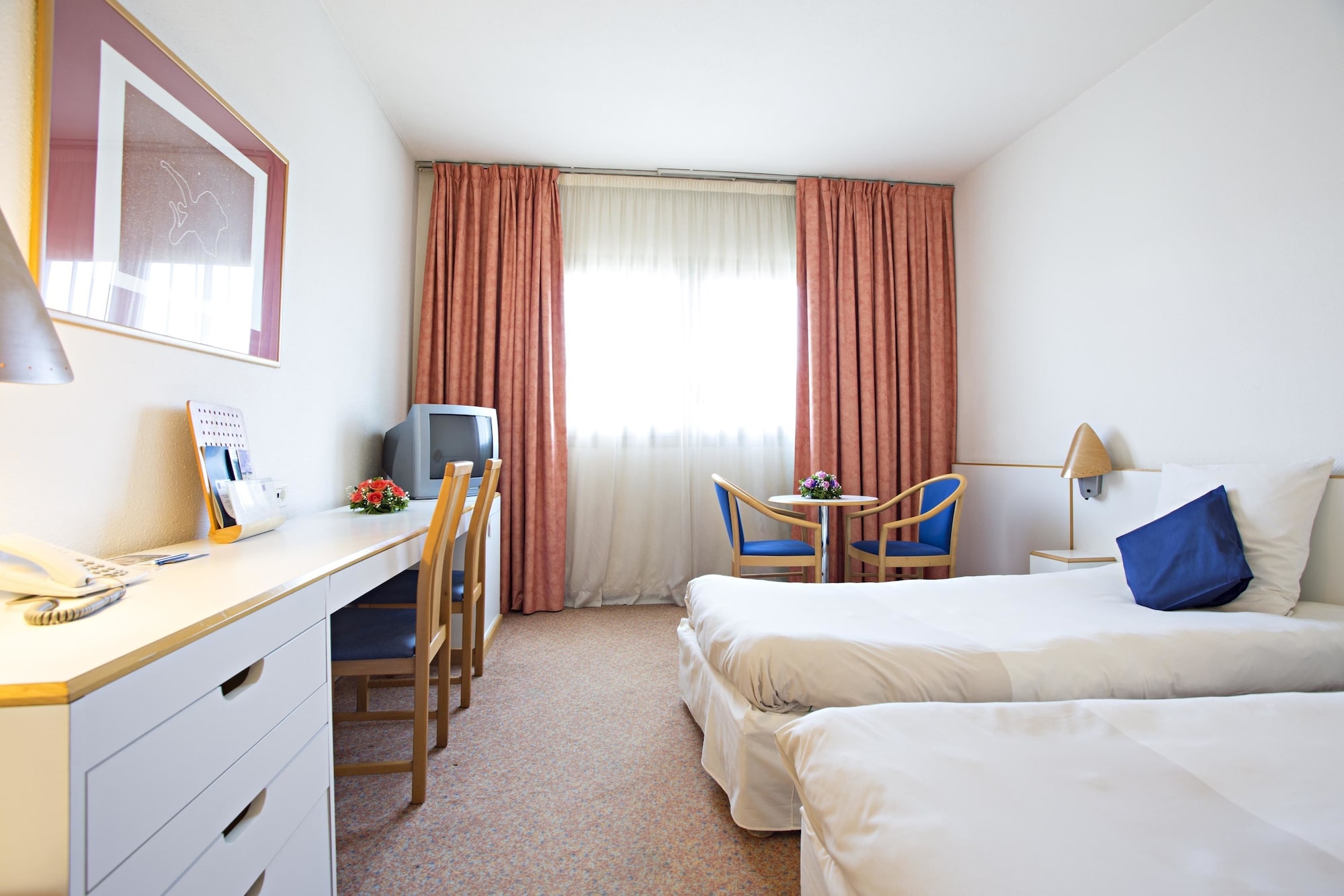 غرفة قياسية بسريرين منفصلين، NOVOTEL CASERTA SUD 2/10