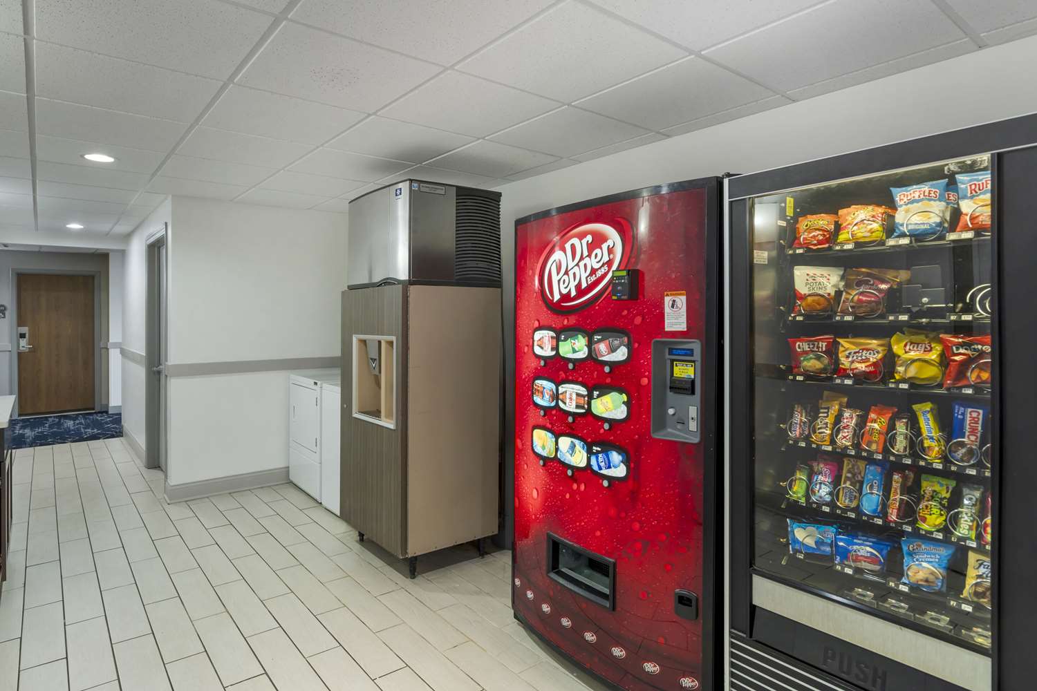 Comfort Inn & Suites Mundelein-Vernon Hills 3/19