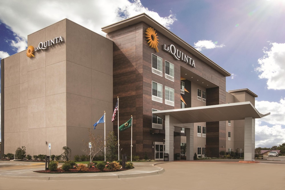 La Quinta Inn And Suites By Wyndham Lewisville 46/50