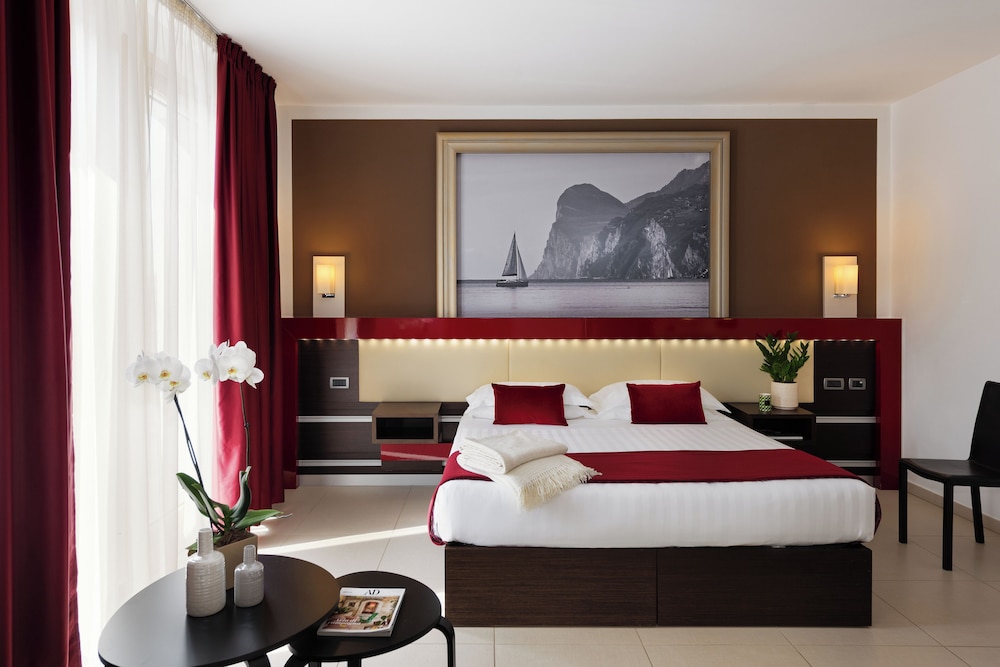 Kairos Garda Hotel 18/47