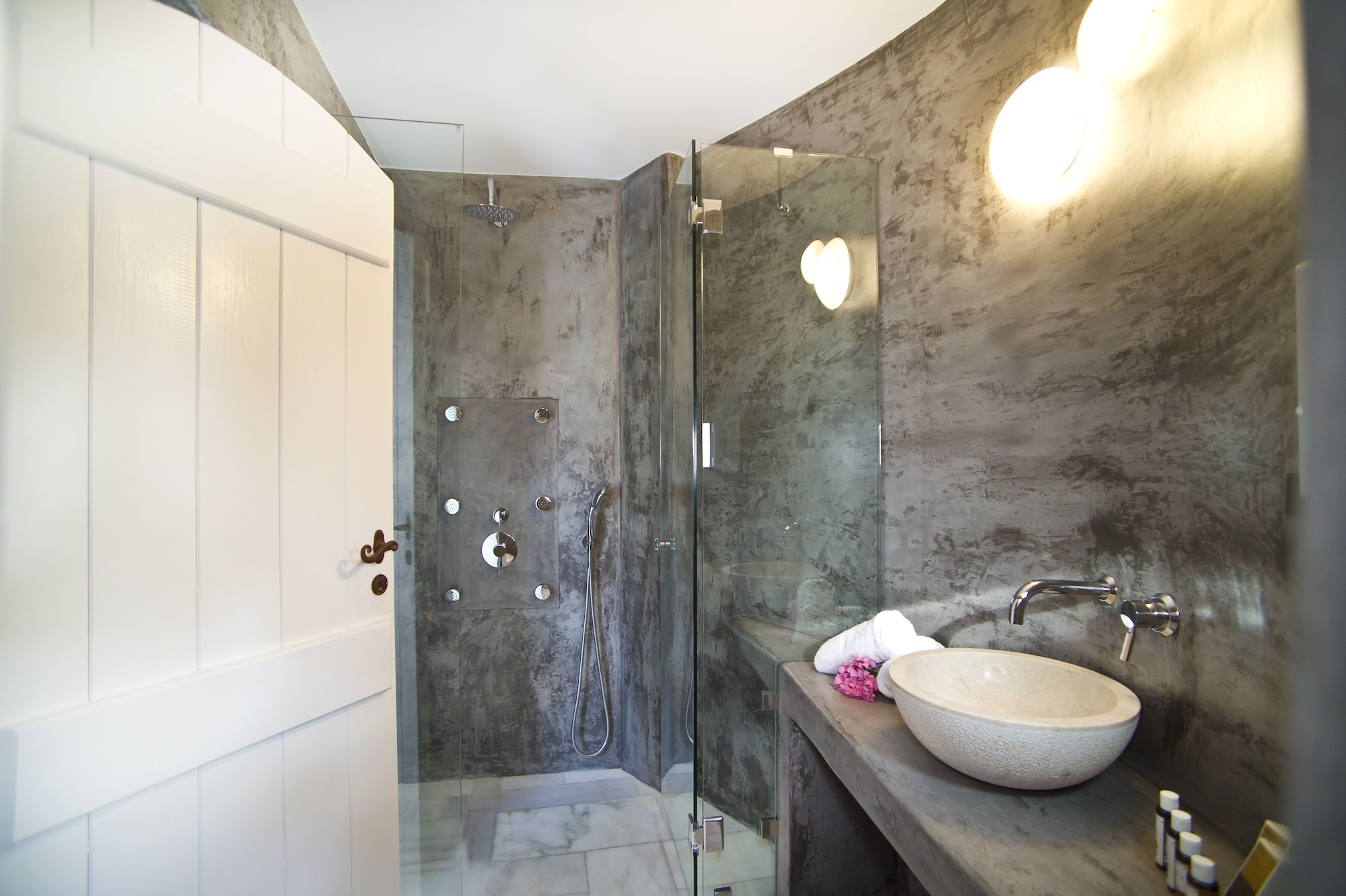 SUITE, SEA VIEW, OUTDOOR JETTED TUB