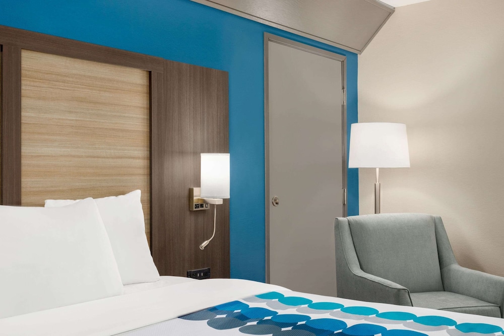Baymont by Wyndham Blackwell I-35 34/71