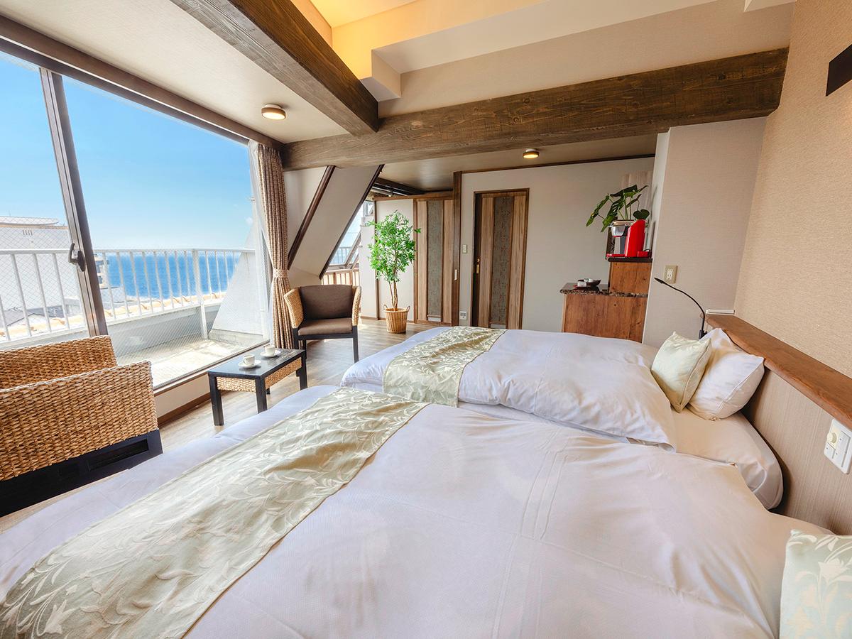 Semi Room, Suite, 2 Semi Double Beds, Ocean View, Outdoor View, Bathtub, Corner