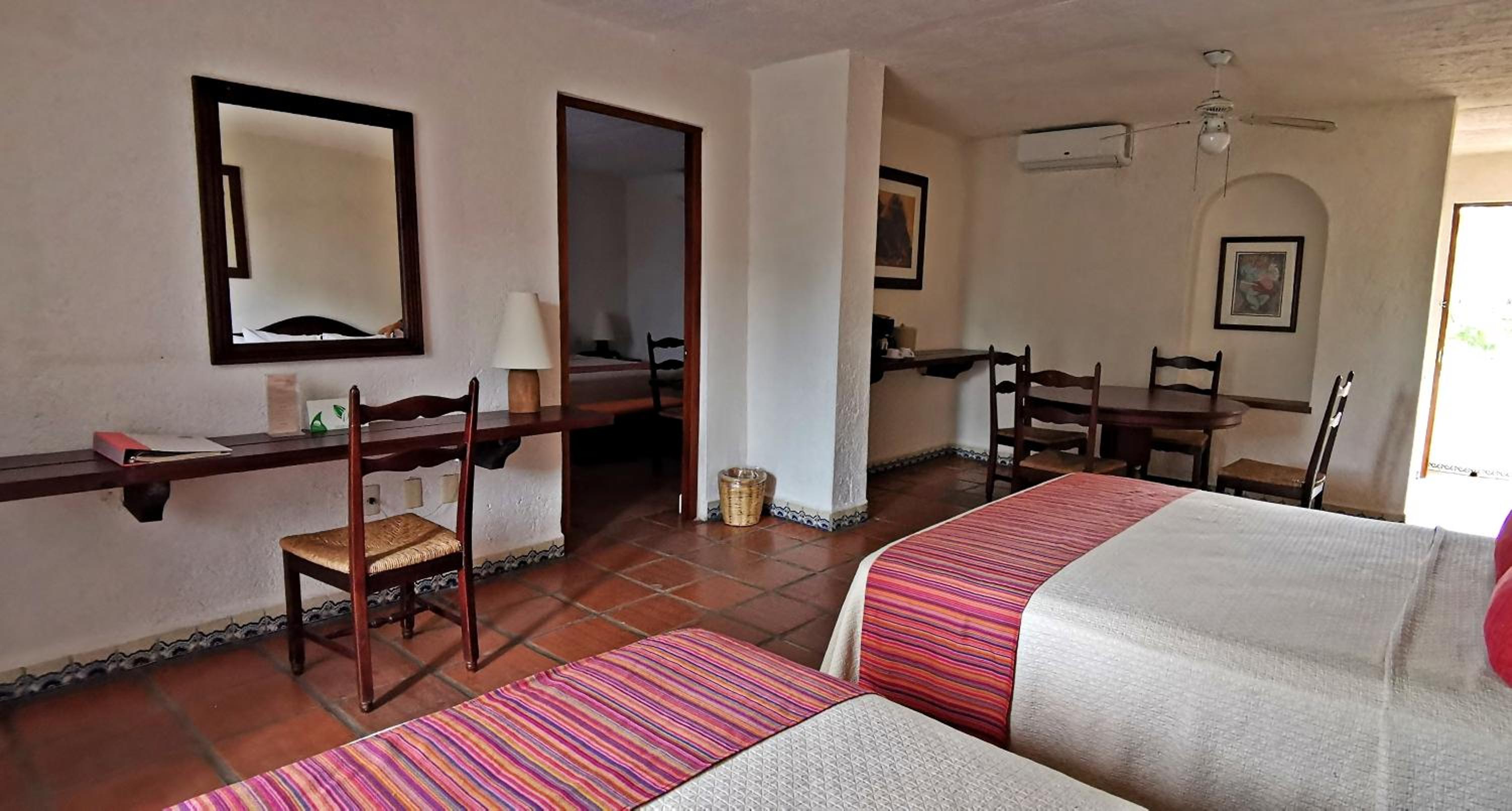 2 Bedrooms, Suite
