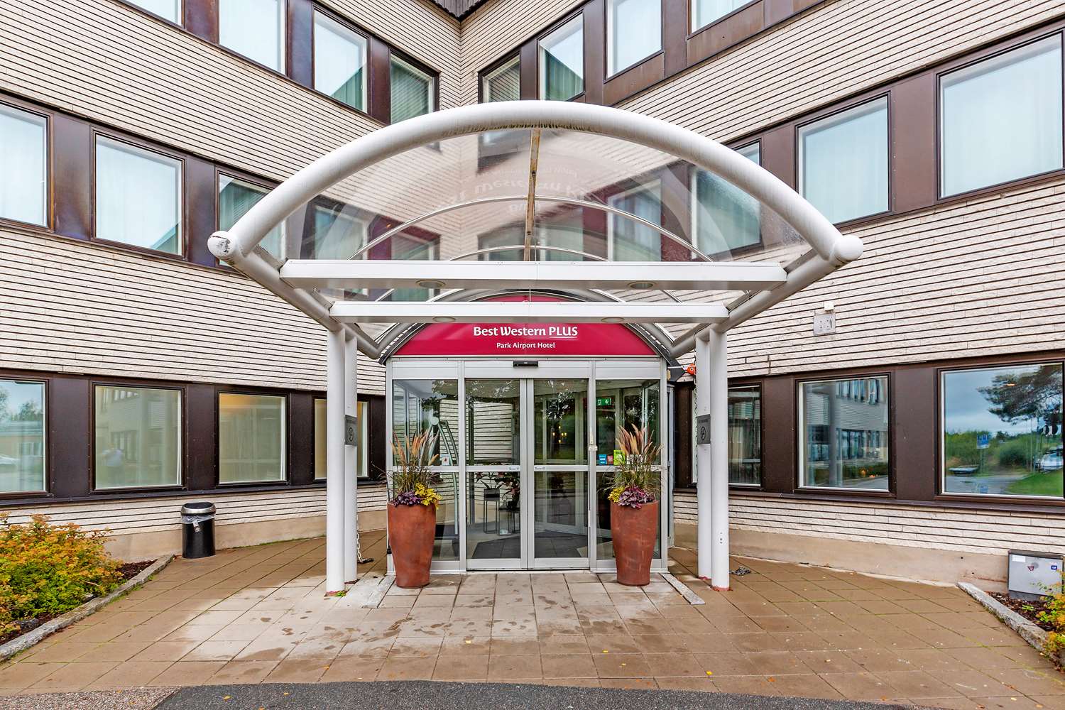 Best Western Plus Park Airport Hotel 1/17