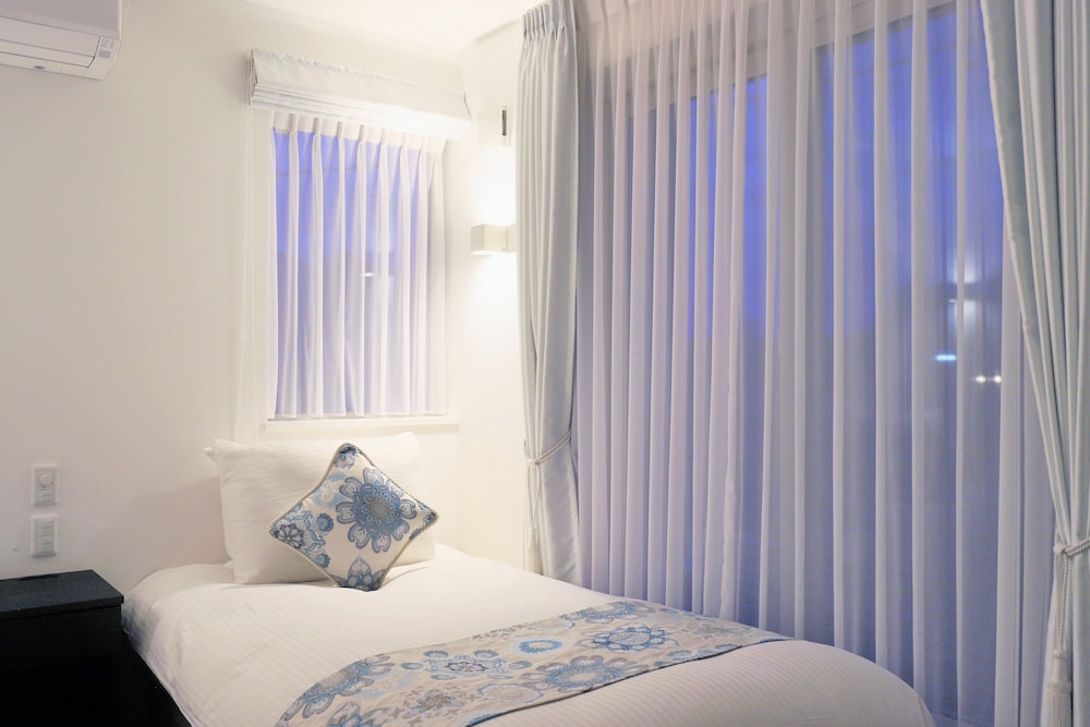 Bliss Lodging 16/44