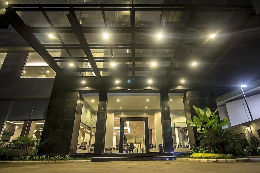 Diradja Hotel 1/50