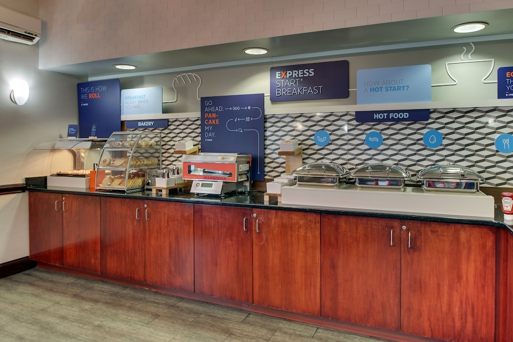 Holiday Inn Express And Suites Allentown West Ex Bw Plus Allentown Inn Suites 13/52