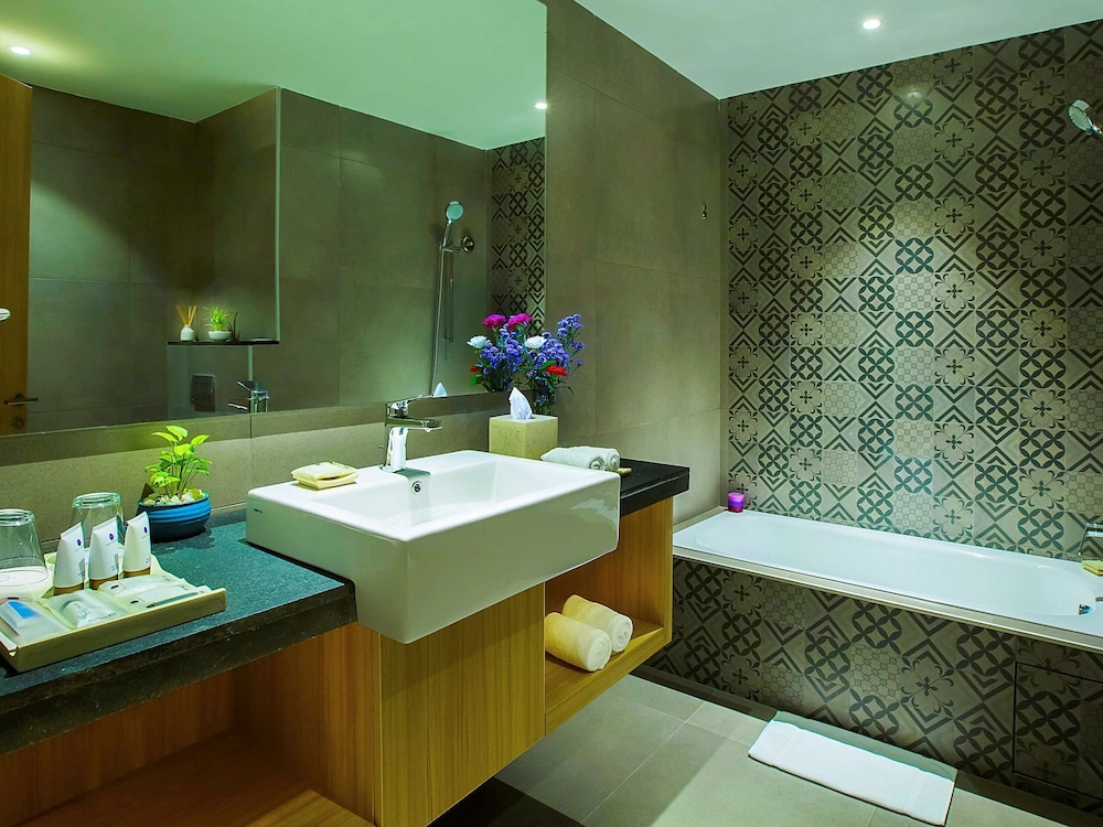 Grand Mercure Mysore 32/70