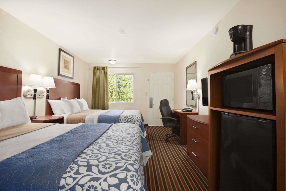 Days Inn by Wyndham Champaign Urbana 8/16