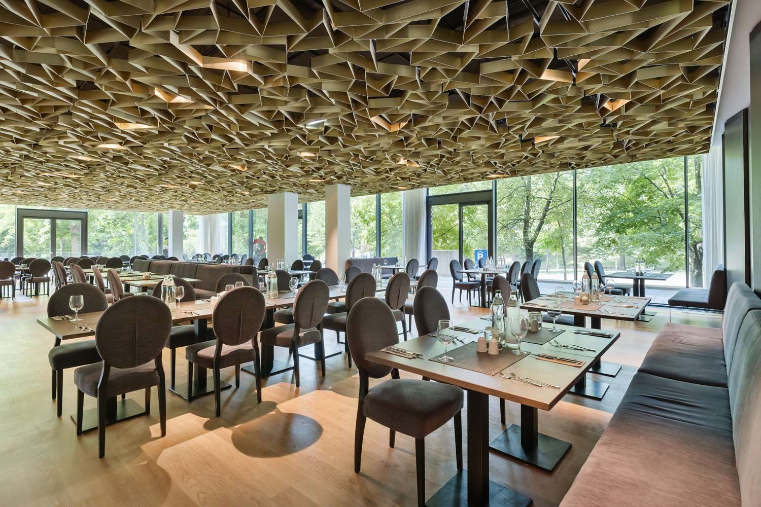restaurant cafeteria