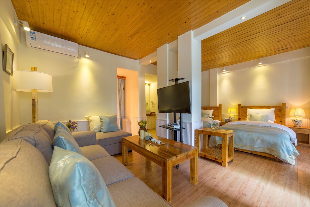 C'est La Vie Boutique Inn 21/50