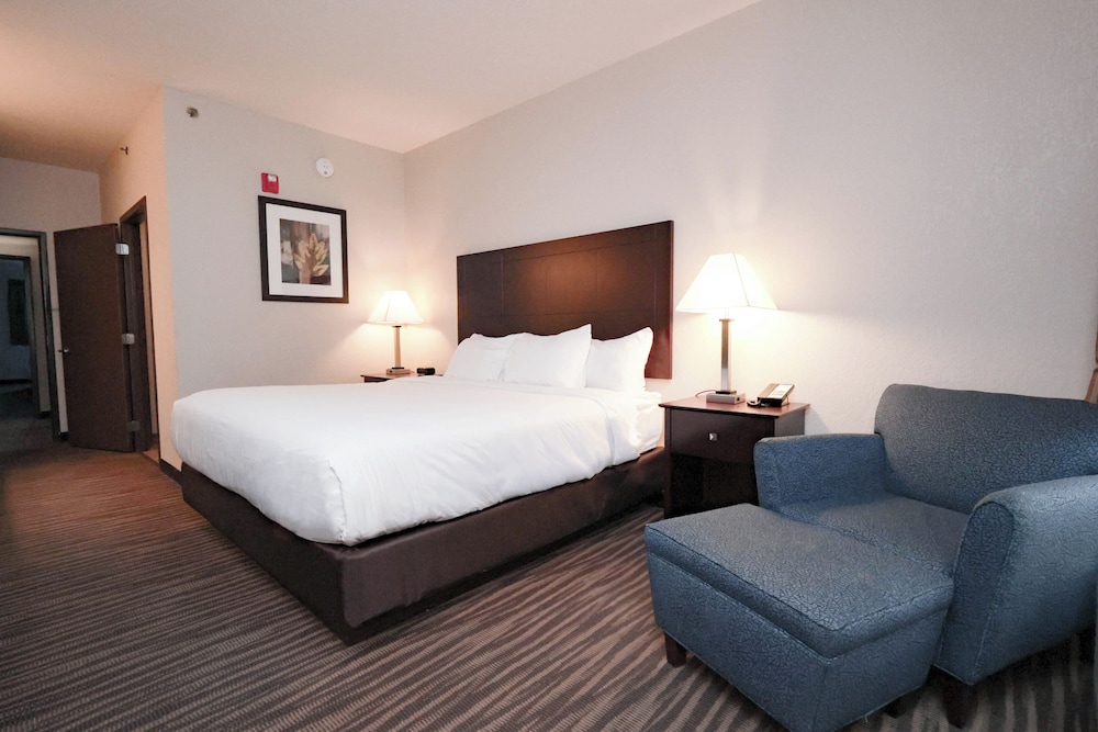 Studio, King Bed, Cobblestone Inn and Suites Maryville 7/10