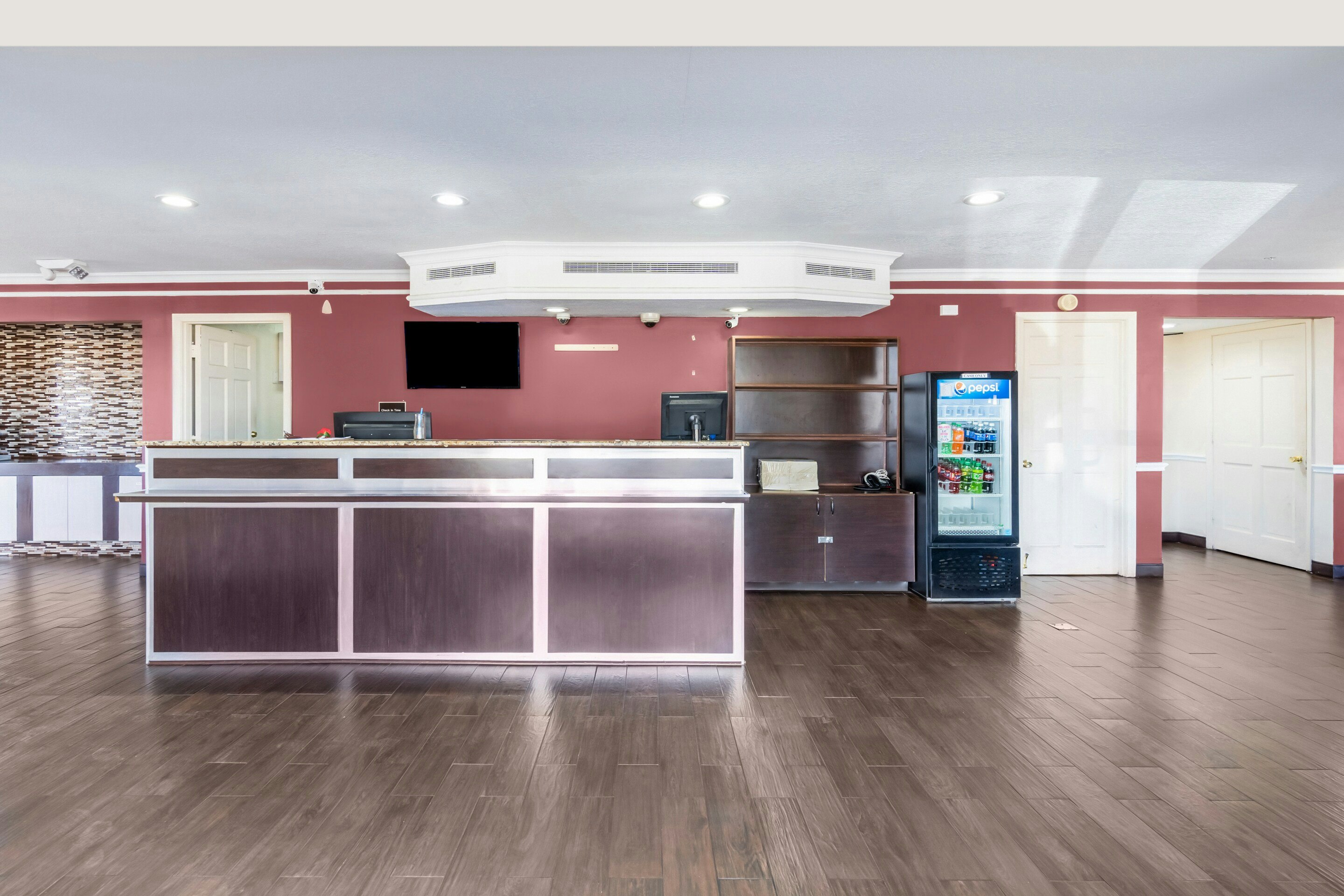Hotel Tulsa N Sheridan Rd and Airport 6/23