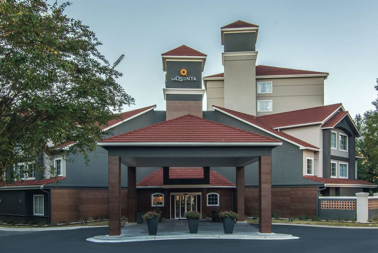 La Quinta Inn & Suites by Wyndham Atlanta Perimeter Medical 10/45