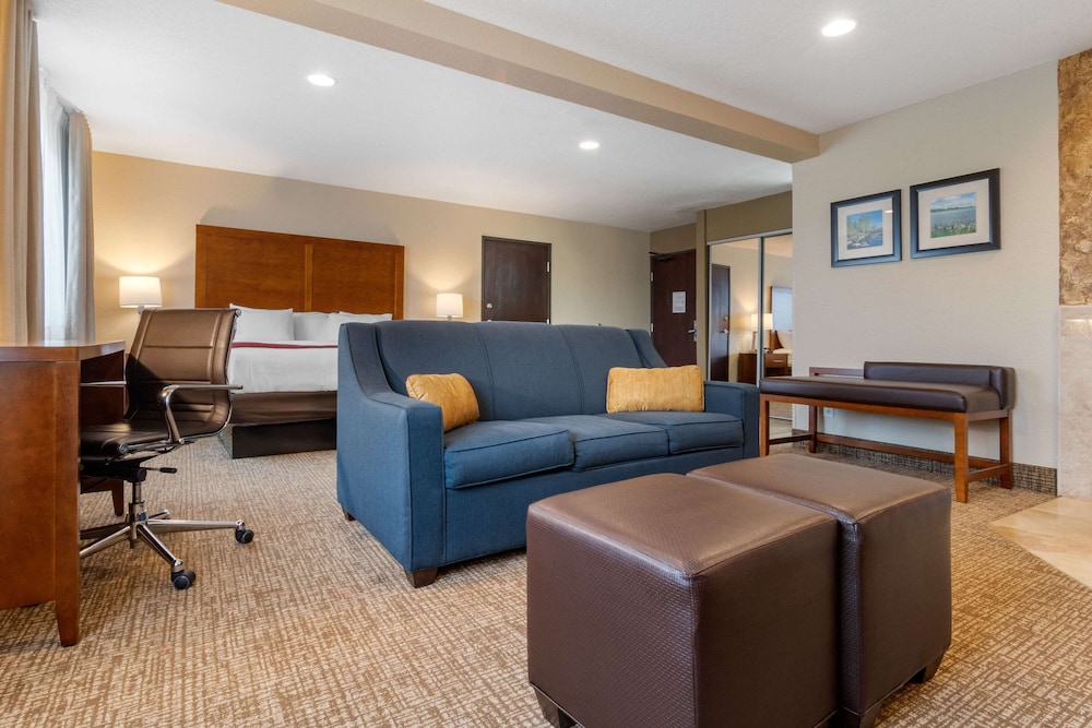 Comfort Inn & Suites South Hill I-85 9/22