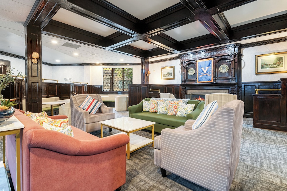 English Inn of Charlottesville 39/60