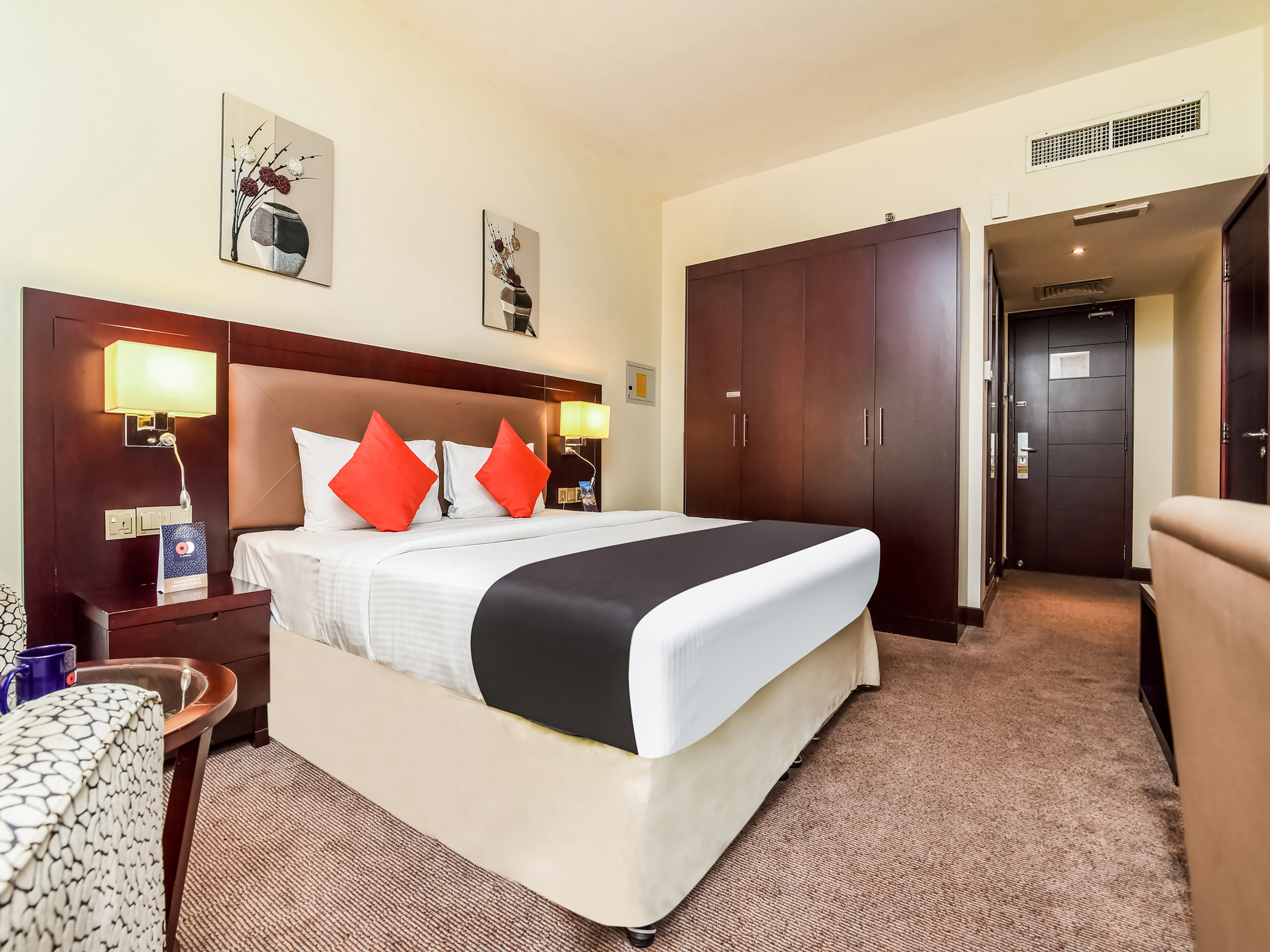 DELUXE, DOUBLE BED