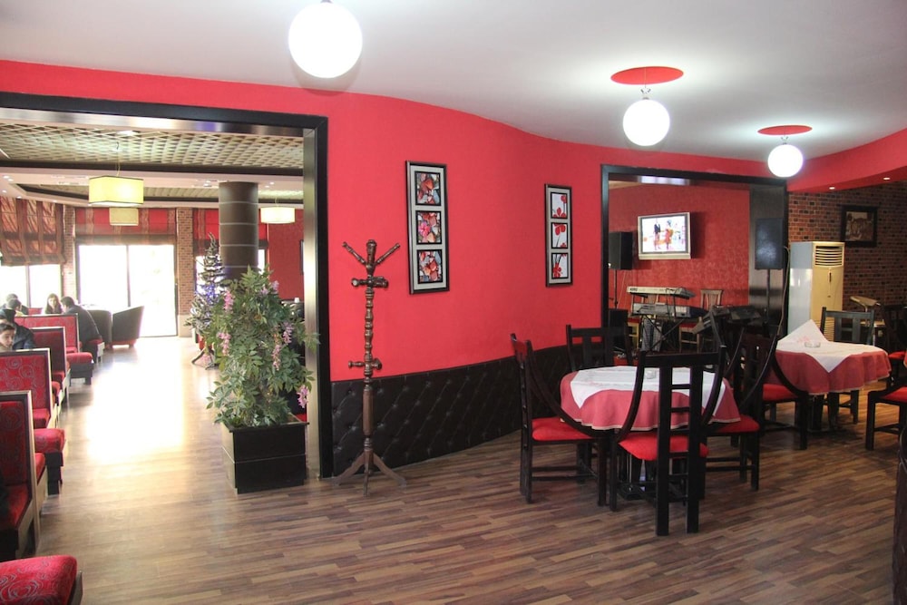 Hotel Argenti Shkoder 39/48