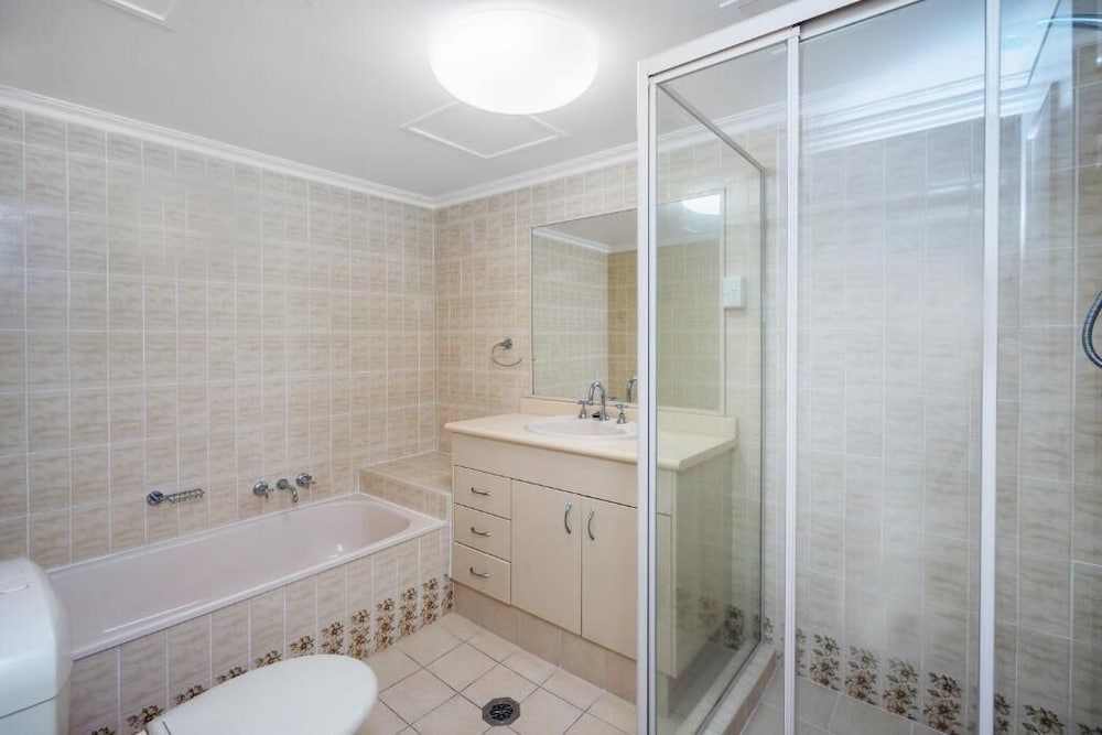 1 BEDROOM, APARTMENT