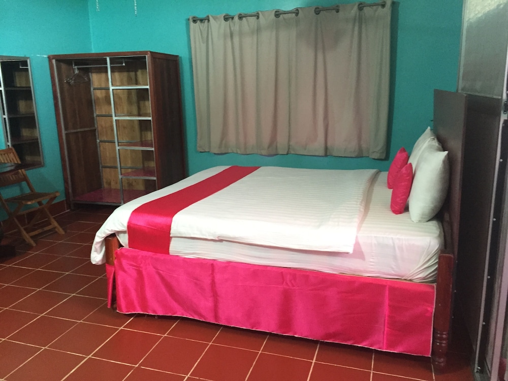 River Dolphin Hotel 23/52