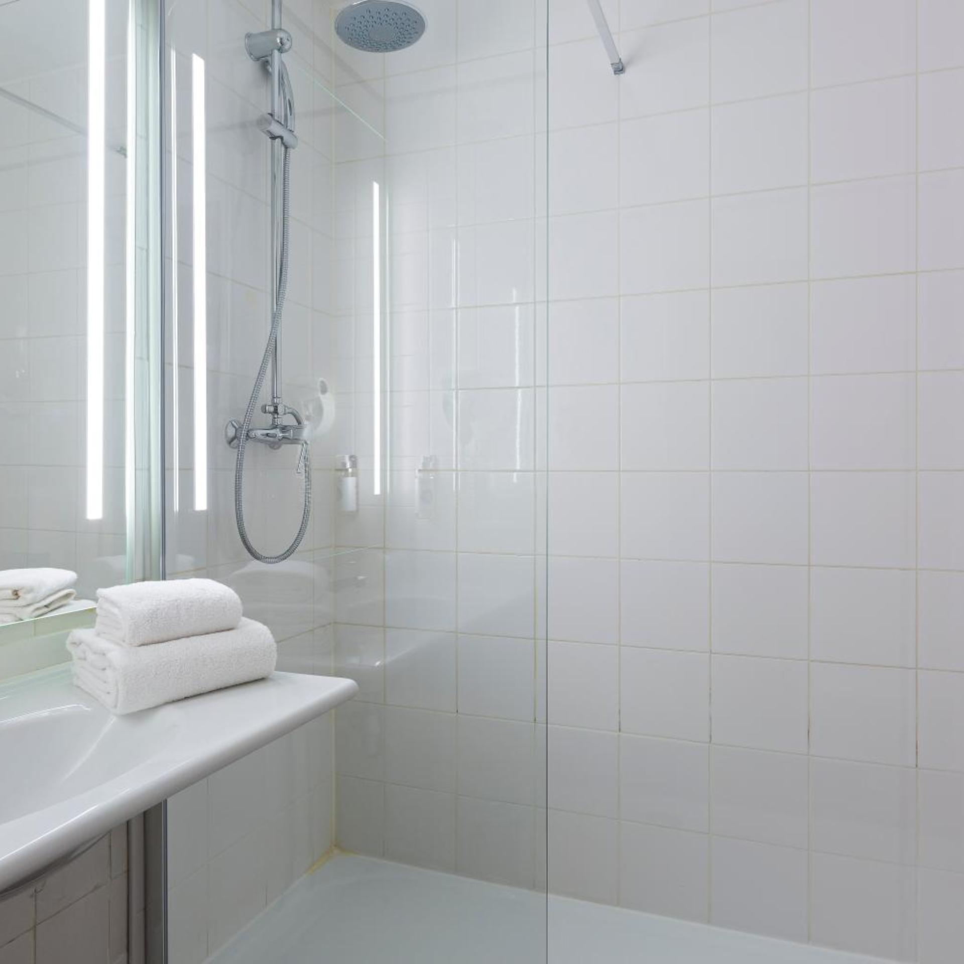 غرفة بسرير مزدوج، Comfort Hotel Paris Porte d Ivry 6/6