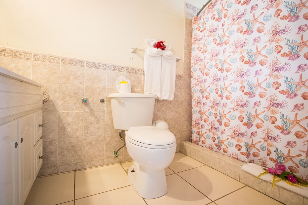 Connies Comfort Suites 48/50