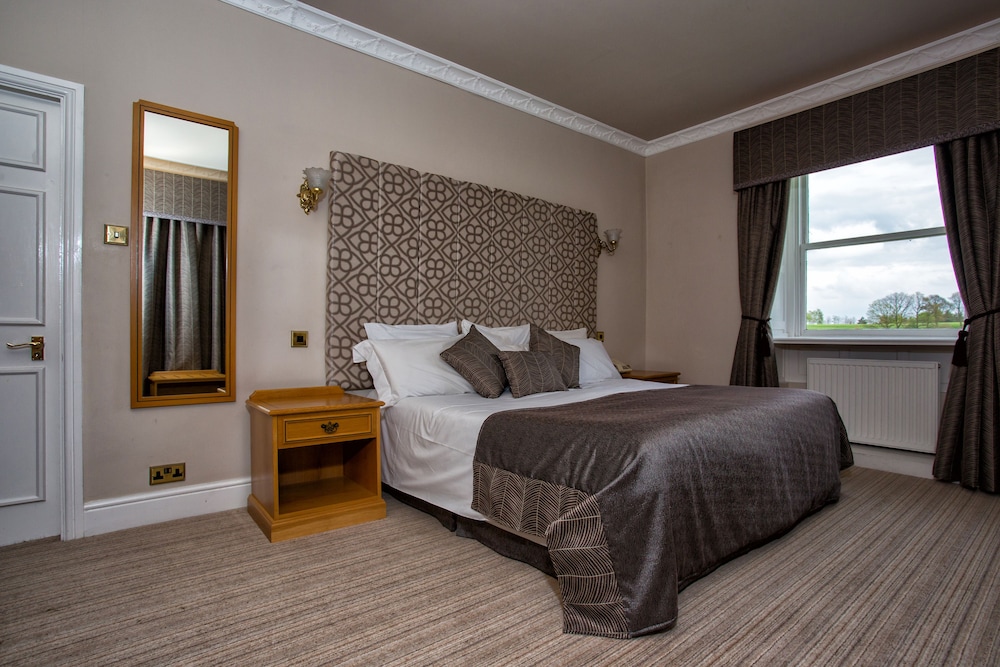 Waterton Park Hotel 11/58