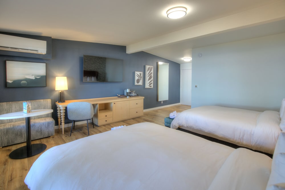 Ocean Crest Resort 4/50