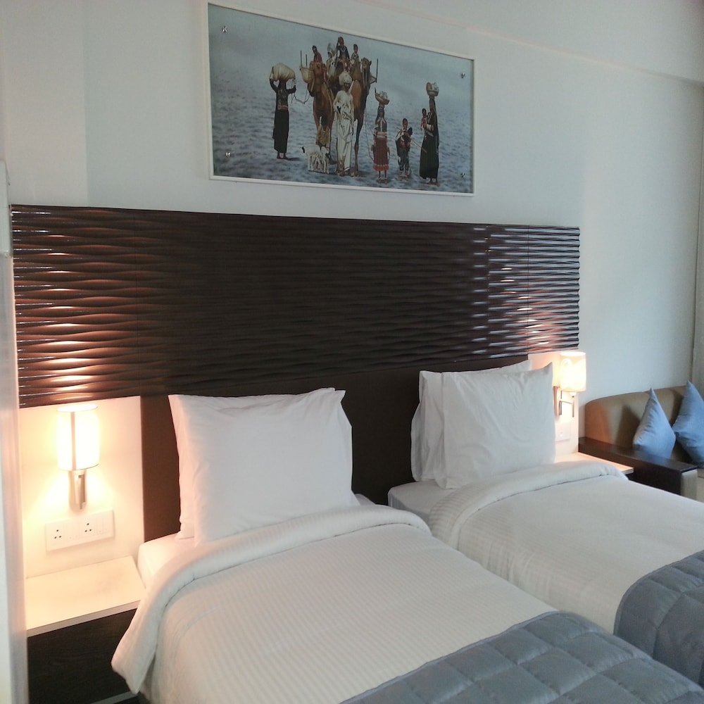 Ambar Sarovar Portico 23/48